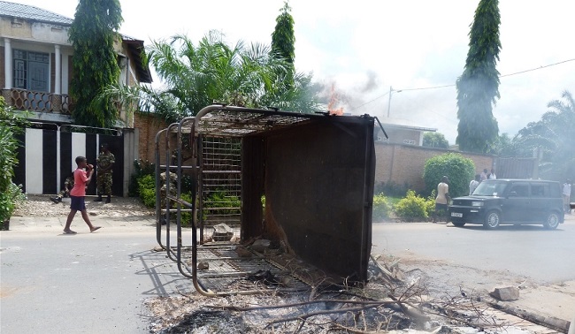 Not good for business - a barricaded Bujumbura neighborhood Photo: Desire Nimubona/IRIN
